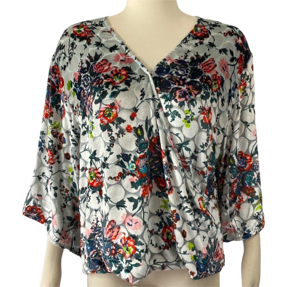 Maeve by Anthropologie UMI floral wrap top